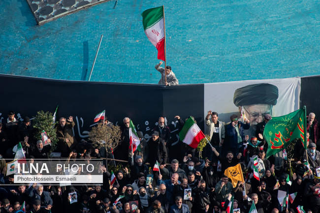  مراسم بیعت با سومین رهبر انقلاب اسلامی در تهران / 2