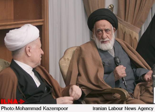 دیدار جمعی از هواداران جمعیت فدائیان اسلام با آیت الله هاشمی