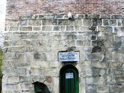 ایجاد سایت موزه سنگ قبور آستارا با ساماندهی محوطه بقعه شیخ خیوی