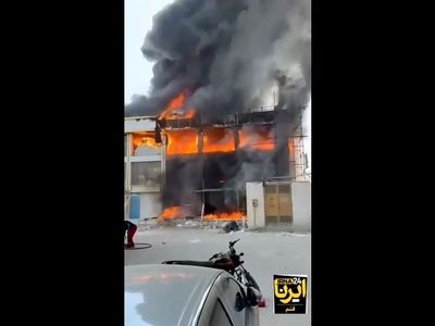 آتش‌سوزی در مجتمع تجاری اطلس بندر درگهان + فیلم