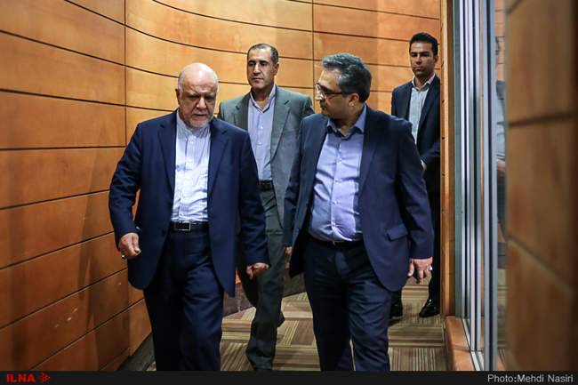 مراسم امضای قرارداد توسعه و بهره برداری میادین نفتی سپهر و جفیر