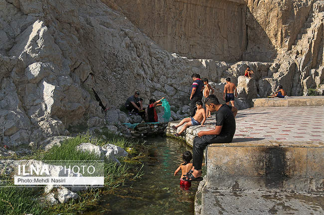 کرونا شنا را در چشمه علی متوقف نکرد!