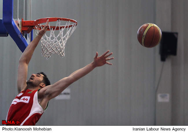 دیدار تیم‌های بسکتبال مهرام و  دانشگاه آزاد