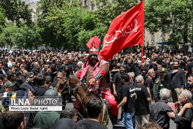 مراسم خیمه‌سوزان ظهر عاشورا در چهارراه گلوبندک تهران/1