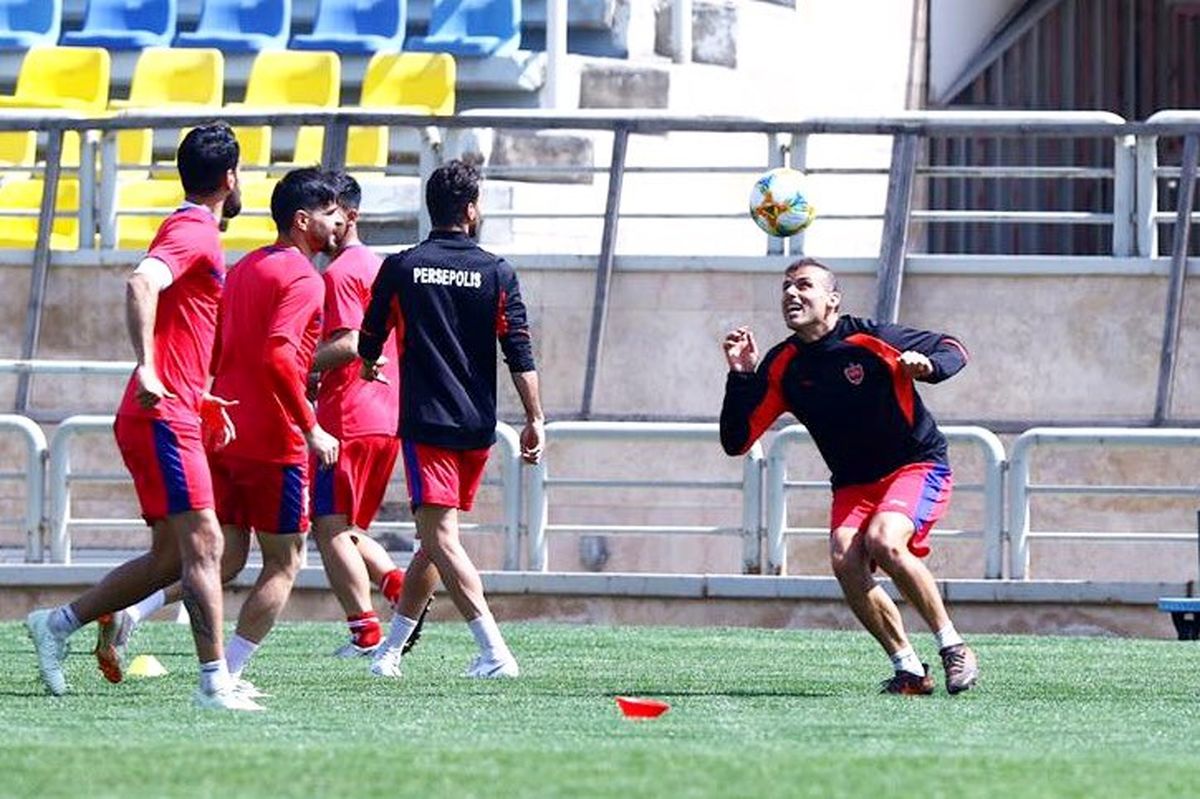 حمله طرفداران عصبانی سپاهان به اتوبوس پرسپولیس!