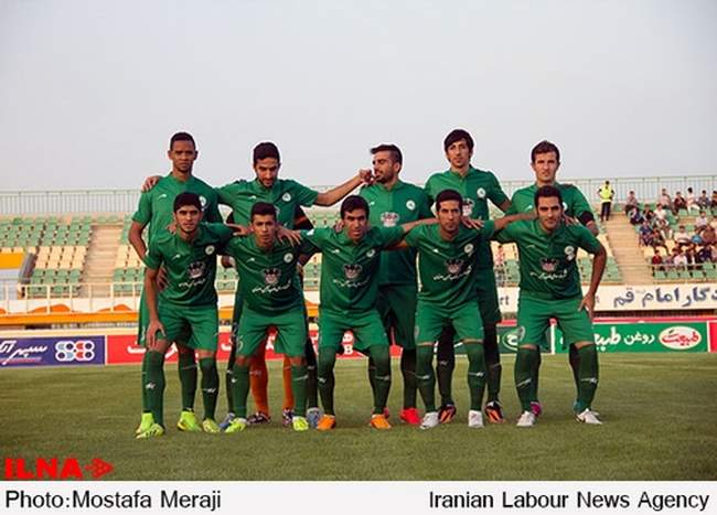 بازی فوتبال صبا قم و ذوب آهن اصفهان