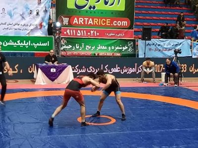 معرفی نفرات برندگان ۵ وزن اول مسابقات کشتی قهرمانی کشور