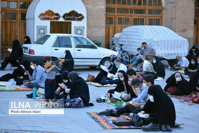 دعای عرفه زیر سایه کرونا در قزوین