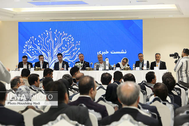 نشست رونمایی از گزارش 1403 شرکت صنایع تولیدی کروز