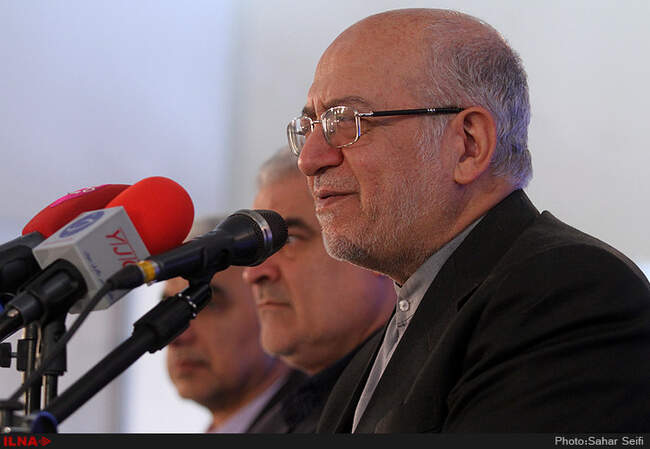 نشست خبری محمدرضا نعمت‌زاده وزیر صنعت، معدن و تجارت در بیست و دومین نمایشگاه مطبوعات و خبرگزاری‌ها