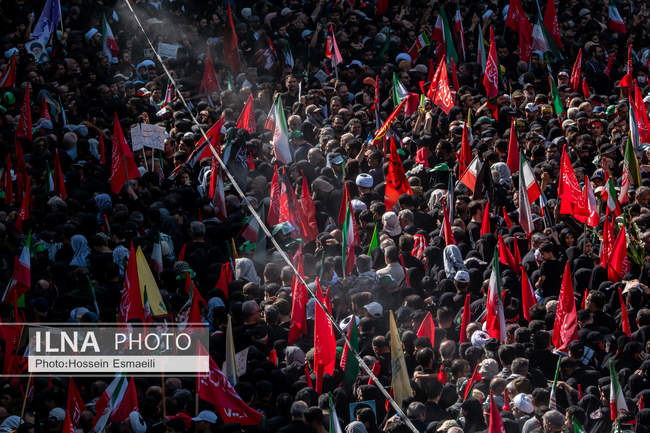 اقامه نماز بر پیکر رهبر شهید انقلاب در مصلای تهران/ 8