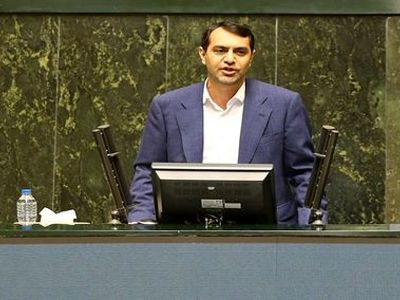 سه نرخی شدن بنزین زمینه‌ساز قاچاق و فساد است/ دولت در بودجه ۱۴۰۵ نرخ ارز را واقعی ببیند 