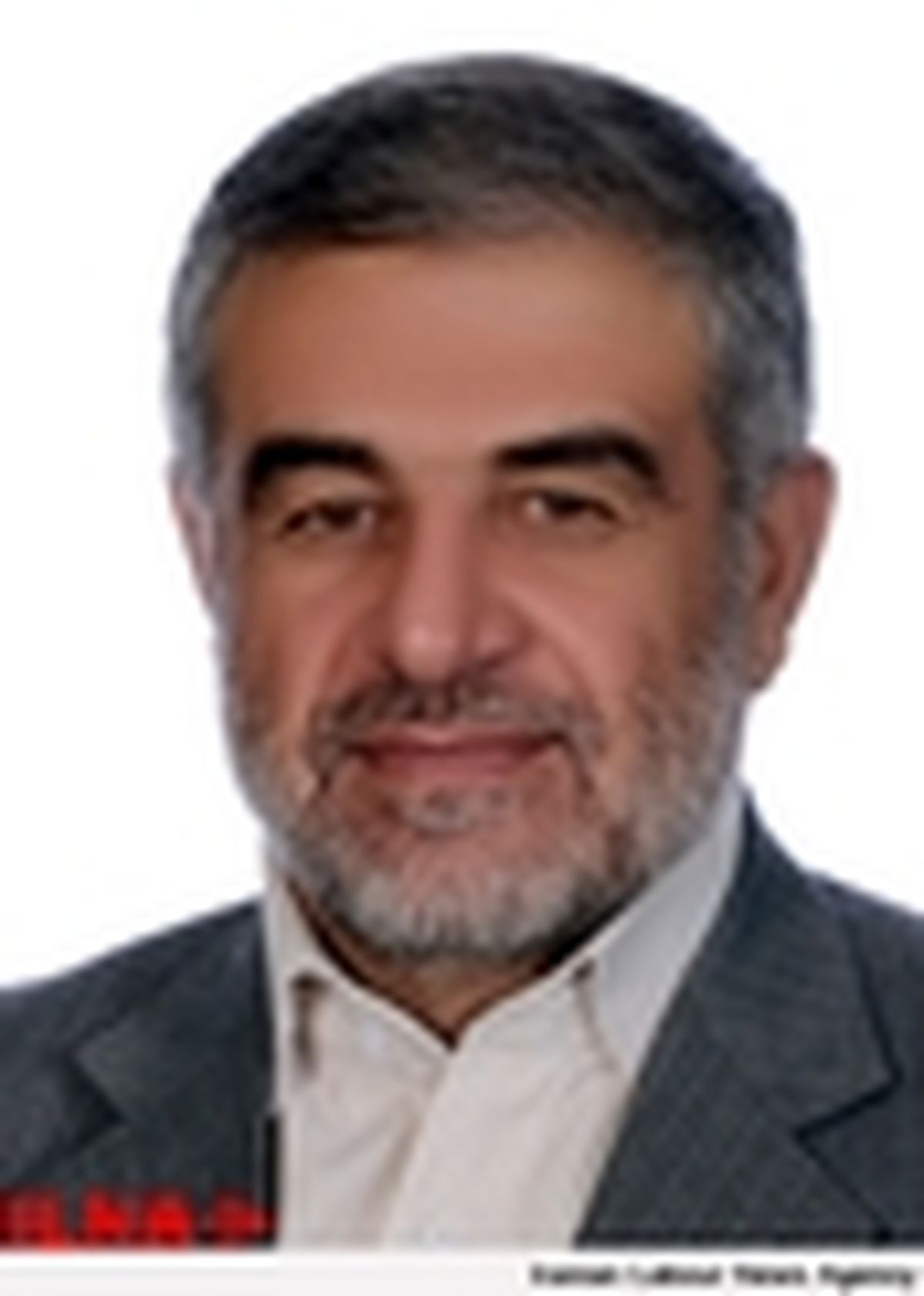 استاندار یزد از مشاورین کار آشنا بهره بگیرد