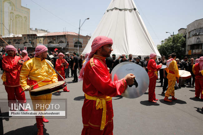مراسم خیمه‌سوزان ظهر عاشورا در چهارراه گلوبندک تهران /2