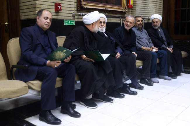 حضور رییس جمهور در مراسم ختم مرحوم حاج ابراهیم ذوالقدر