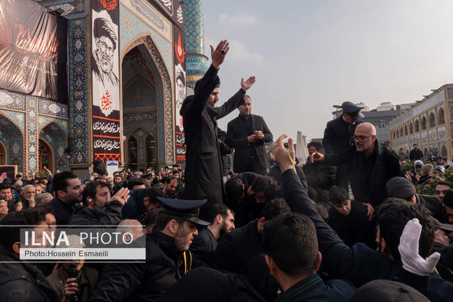 خاکسپاری پیکر شهید علی شمخانی در امامزاده صالح (ع)