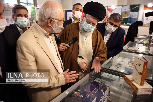 بازدید رهبر انقلاب از نمایشگاه کتاب تهران