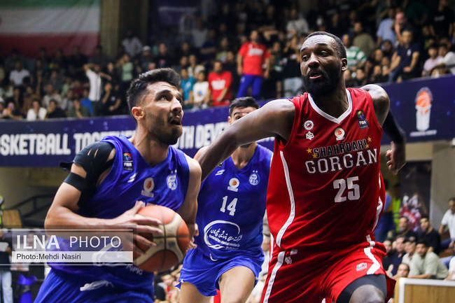 دیدار تیم های بسکتبال استقلال و شهرداری گرگان 