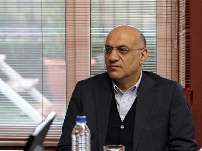 فتحی: جدایی رحمتی بزرگترین اشتباهم در استقلال بود/استراماچونی را خودم به استقلال آوردم چرا باید بخواهم فراری‌اش دهم؟ / شفر در دربی هم فوتبال را باخت هم اخلاق را/سعادتمند بابت حضور در جلسات هیات مدیره پول می‌خواست