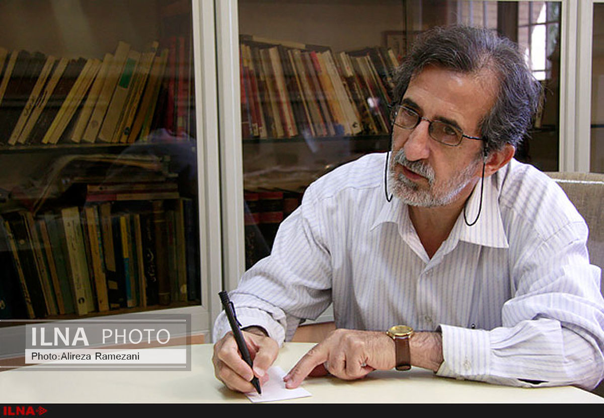 مرحوم نخعی مخالف فرمانده‌محوری بود/ما جنگ را از نگاه فرماندهان ننوشته‌ایم