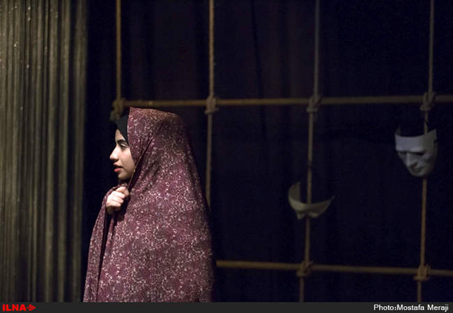 نمایش مسافران در قم به روی صحنه رفت