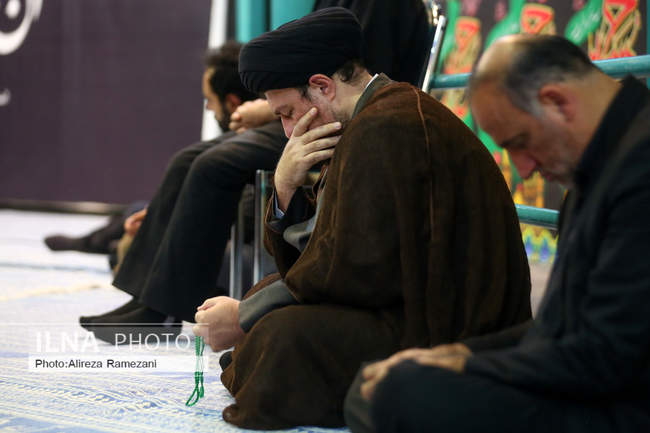 مراسم عزاداری و قرائت زیارت عاشورا در حسینیه جماران‎