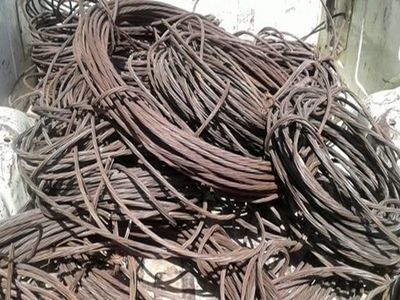 دستگیری سارقان سیم‌های برق در فومن