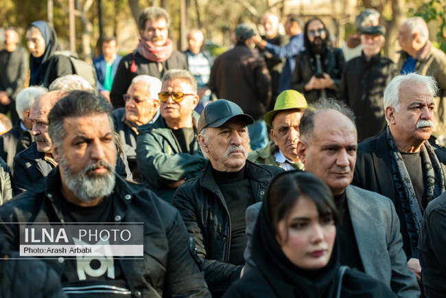 مراسم تشییع پیکر عنایت بخشی