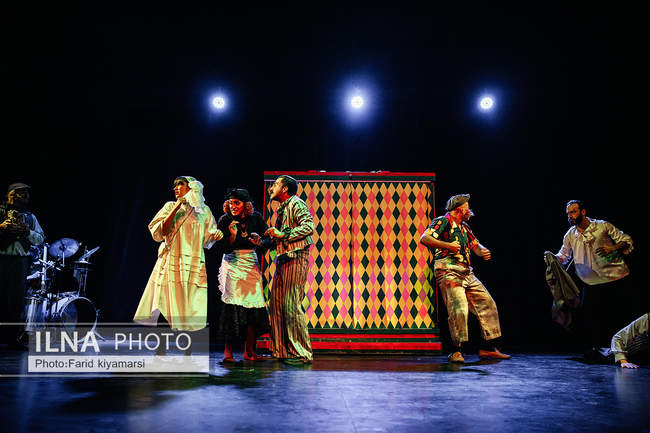 نمایش «شب دوازدهم» در عمارت هما