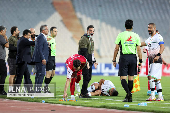 دیدار تیمهای پرسپولیس تهران و مس رفسنجان