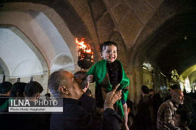 آیین مشعل گردانی دسته نجفی های مقیم قم