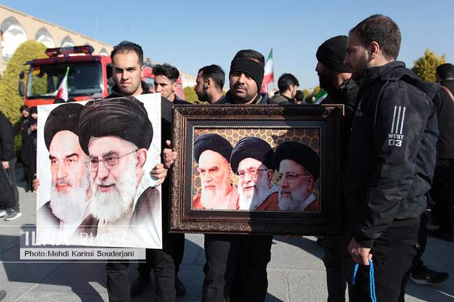 خروش مردم غیور اصفهان به مناسبت شهادت امام خامنه ای