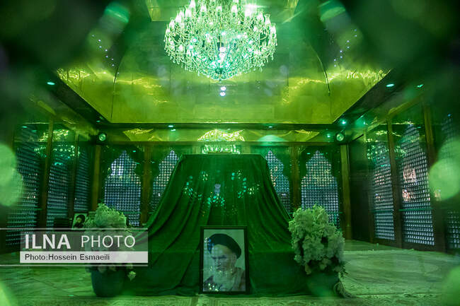 وزیر خارجه در حرم امام