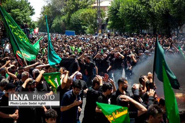 مراسم خیمه‌سوزان ظهر عاشورا در چهارراه گلوبندک تهران/1
