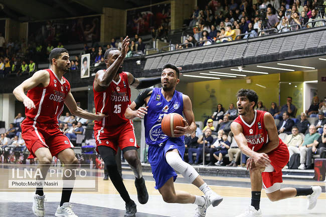 دیدار تیم های بسکتبال استقلال و شهرداری گرگان 