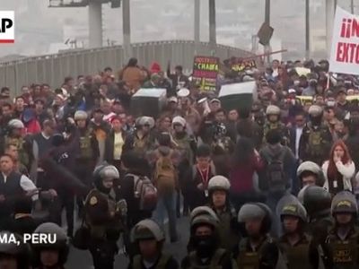 اعتراض خیابانی رانندگان اتوبوس پرو تحت تدابیر امنیتی