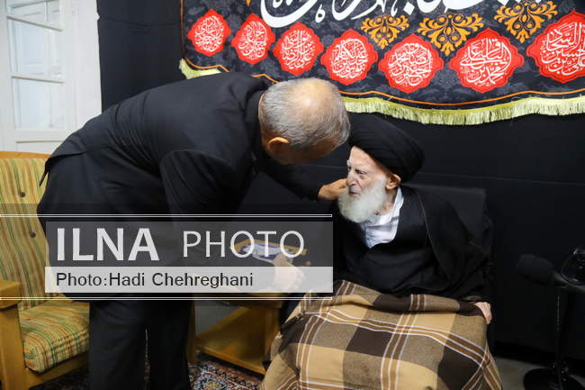 دیدار رئیس‌جمهور با علما و مراجع عظام در سفر به قم