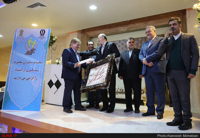 مراسم تقدیر از هنرمندان و سفرای پیشگیری از اعتیاد