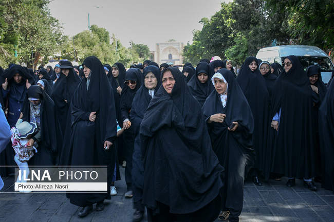 تشییع دو شهید تازه تفحص شده دوران دفاع مقدس در قزوین