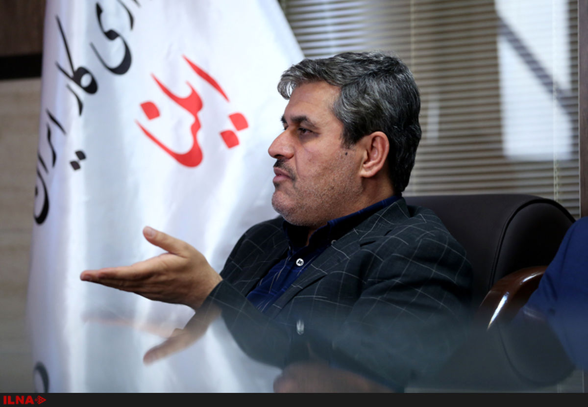 رییس مجلس ته دلش با ورود زنان به استادیوم موافق است/ ابهامات حضور برخی نمایندگان در «لیست امید»/ تفاوت لاریجانیِ امروز با سال ۷۶