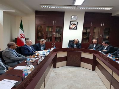 دیدار صمیمانه اعضاء شورای عالی راهبردی حزب تدبیر و توسعه ایران اسلامی با محمد شریعتمداری