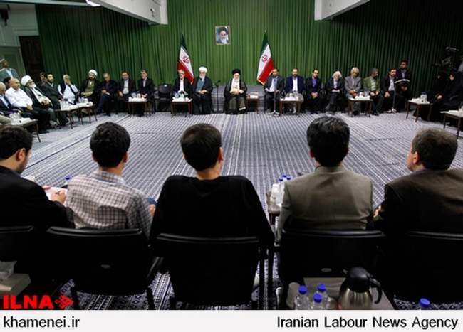 دیدار جمعی از شعرا با مقام معظم رهبری