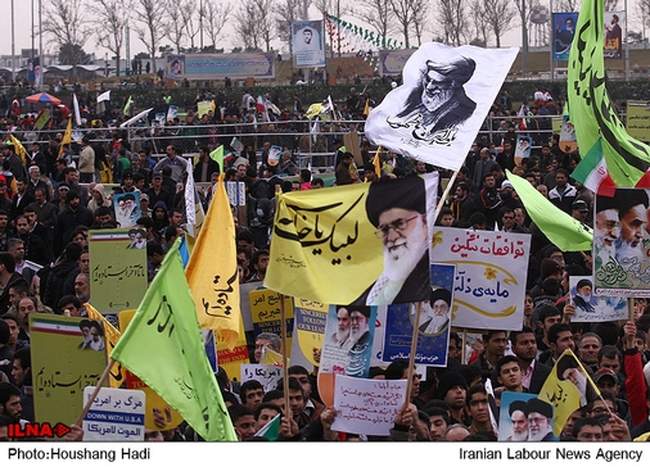 حضور رییس جمهور در راهپیمایی یوم الله ۲۲ بهمن