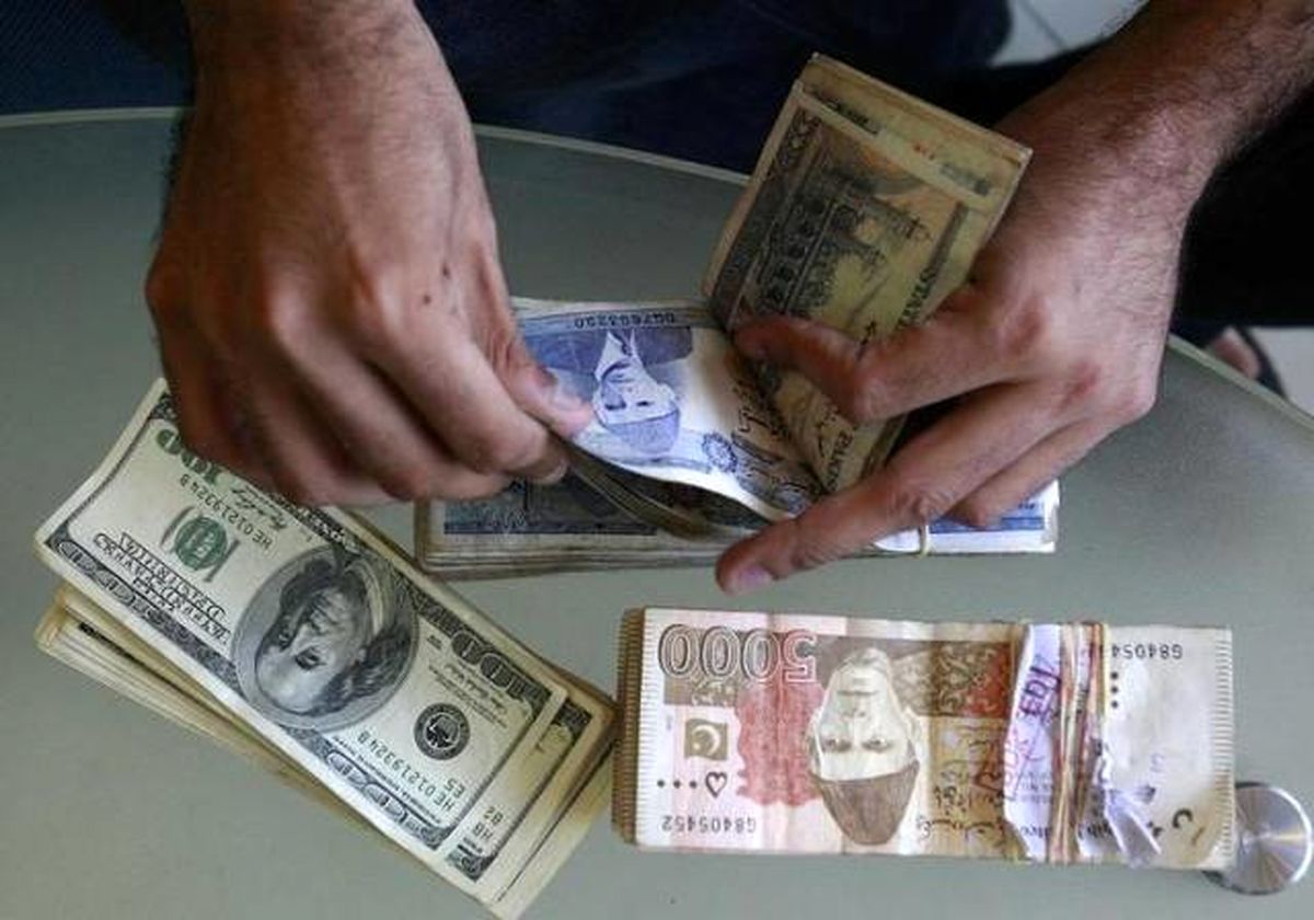 سقوط آزاد روپیه پاکستان در برابر دلار