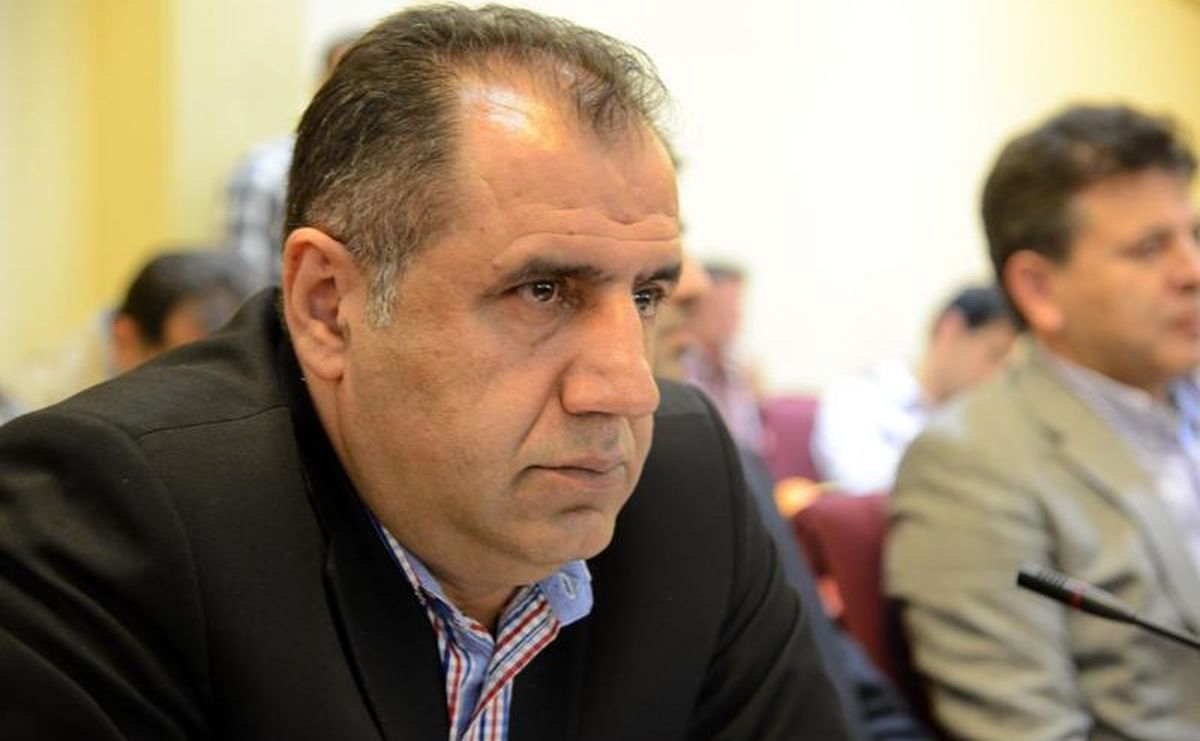 خسروی: مجید حسینی شانس آورد اخراج نشد/ داور پنالتی روی دژاگه را تشخیص نداد