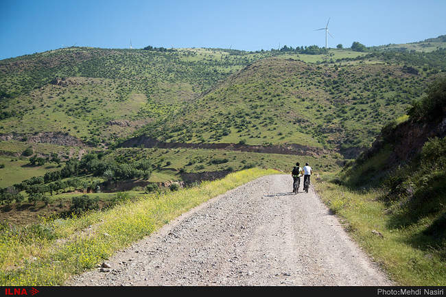 روستای کلشتر و توربین‌های بادی منجیل