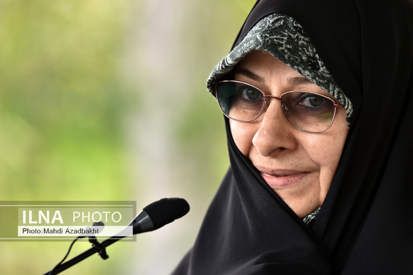دشمن برای از بین بردن حرمت زنان برنامه‌ریزی کرده است