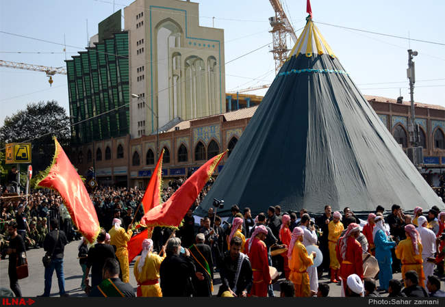 عزاداری ظهر عاشورا در بازار بزرگ تهران /2