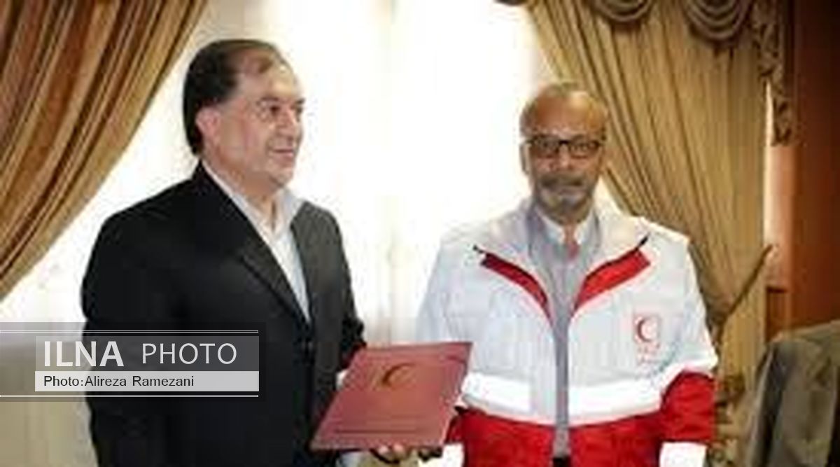 استاندار مرکزی از مدیر عامل جمعیت هلال احمر استان تقدیر کرد