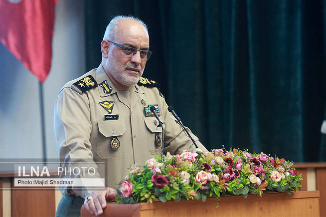 افتتاحیه پنجمین نمایشگاه بین‌المللی کتاب صلح و دفاع ارتش جمهوری اسل